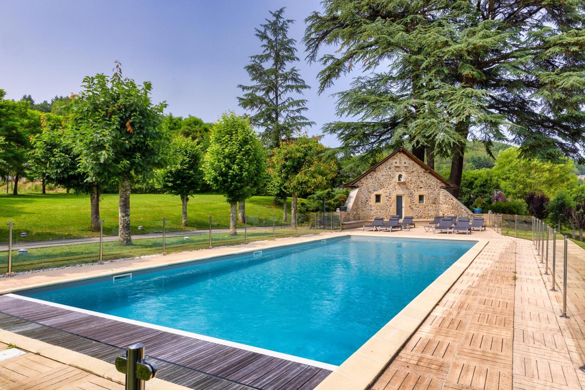 Chateau De La Falque, The Originals Relais Saint-Geniez-d'Olt Exterior photo